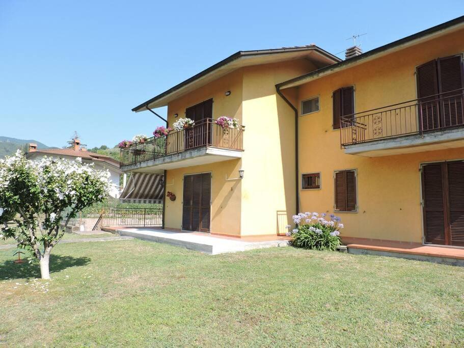 Casa Vacanze La Cicala Pontremoli Exterior photo